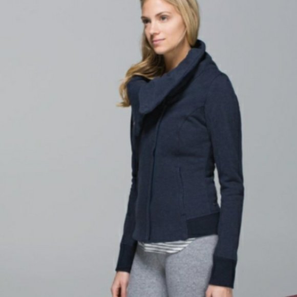 ⭐Host Pick⭐ Lululemon Karmacollected Jacket Heathered Inkwell - Picture 3 of 3